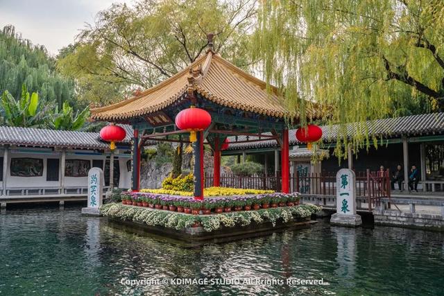 趵突泉涌玉龙，青石板映唐宋灯火，济南版“江南”在此