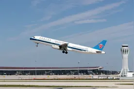 向飞机投硬币的“奇葩”旅客，为何屡禁不止？图片