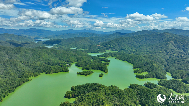 江西上犹：湖光山色景如画