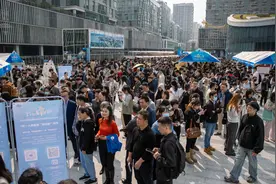 春招市场供需两旺，人工智能机器人等行业求职火爆图片