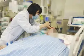浙江一女子打麻将时突然倒地，口吐白沫……图片