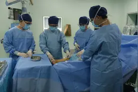 健康最前沿丨爱好长跑的女大学生软骨损伤，医生用胶原蛋白给软骨“美容”图片