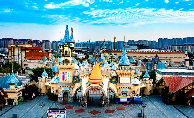 懂你的融创乐园，在济南的冬天发来一封邀请函