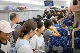 广肇、广惠城际连续三天客流破纪录，单日最高19.7万人次图片