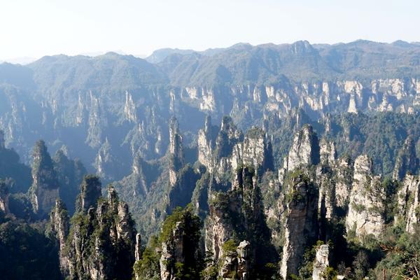 张家界武陵源：暖冬晴好风光美 错峰游览人气旺