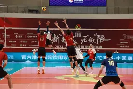 上海男排总决赛首回合如何实现大逆转？冠军教头沈琼的神换人图片