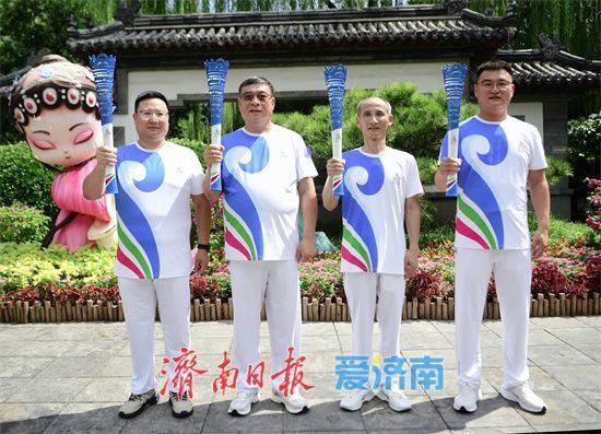 2025济南国际泉水节“泉炬”传递活动完美收官