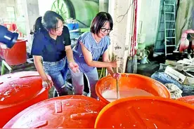 以“瓷”为媒，共话两岸情——访泉州工艺美术职业学院台湾省籍副教授李诗维图片