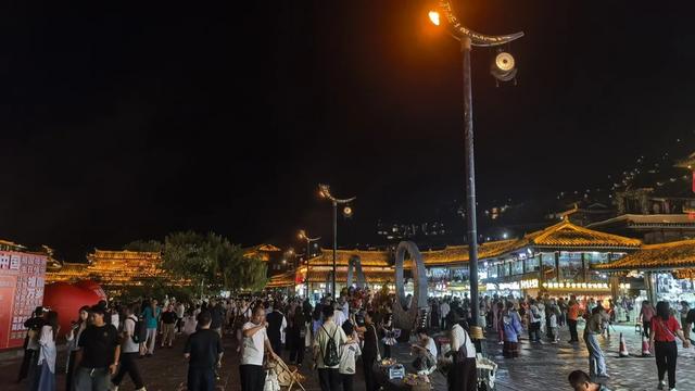 雷山国庆中秋假期接待游客40.54万人次，旅游综合收入突破4.2亿元