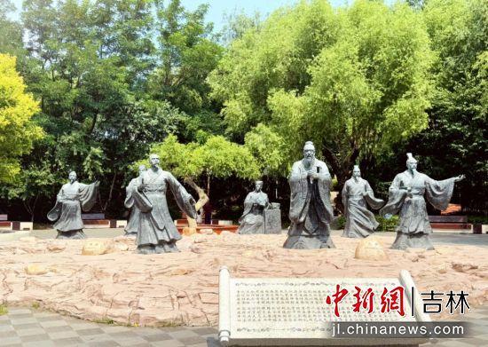 长春市新民大街隔壁有座“宝藏公园”