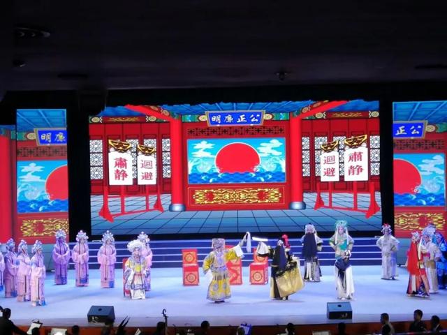 “双节”临近 平凉飘满“中国红” 百余场文体旅活动预热正酣 节内精彩抢先看