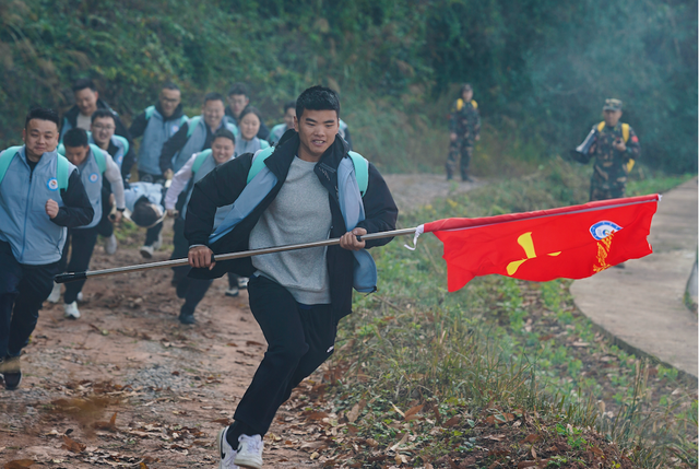 十二载初心不改，巴中青年再踏“重走红军路”征程