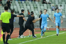 #中超：深圳新鹏城平武汉三镇图片
