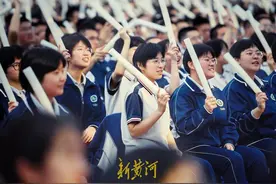 冲上热搜！历城二中草地音乐会再次“霸屏”朋友圈图片