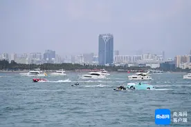 原创组图｜三亚旅游持续升温 游艇出海人气旺图片