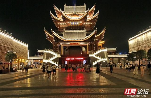 漫步古巷夜色中，读懂益阳的文化心跳