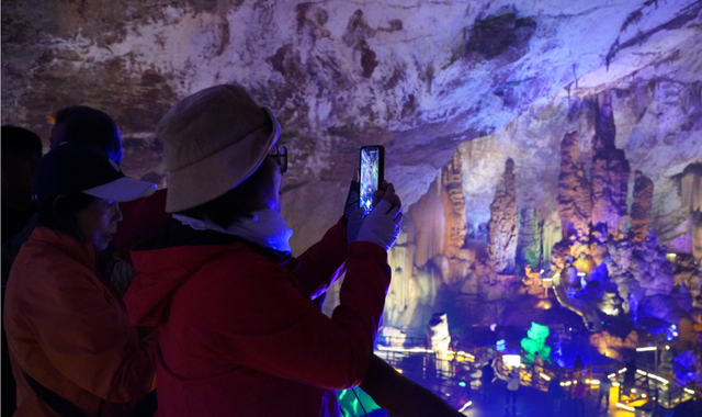 韩国游客包机来大美郧阳 沉浸式感受山水人文魅力