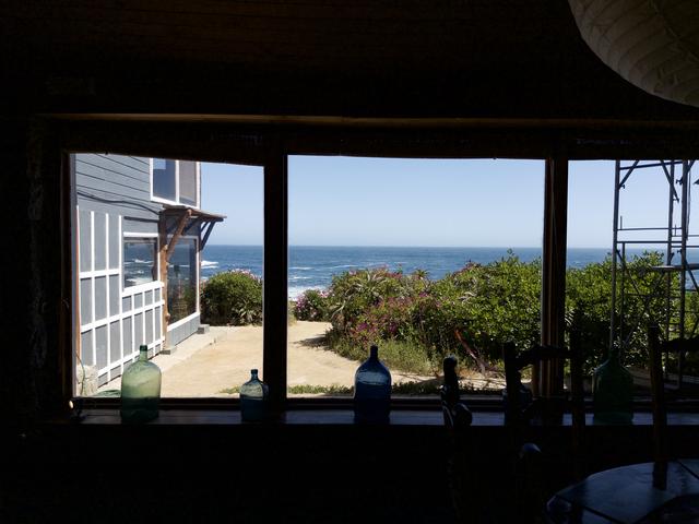 行走拉美手记丨在黑岛的波涛中读懂聂鲁达