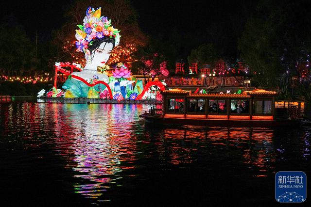 江苏南京：秦淮灯会璀璨夜