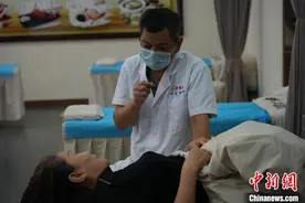 台湾中医师安徽悬壶 大陆青年接棒传承图片