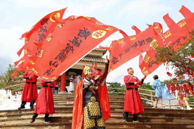 漫山《满江红》燃动八一 ！贺兰山国家森林公园上演“时空对话”