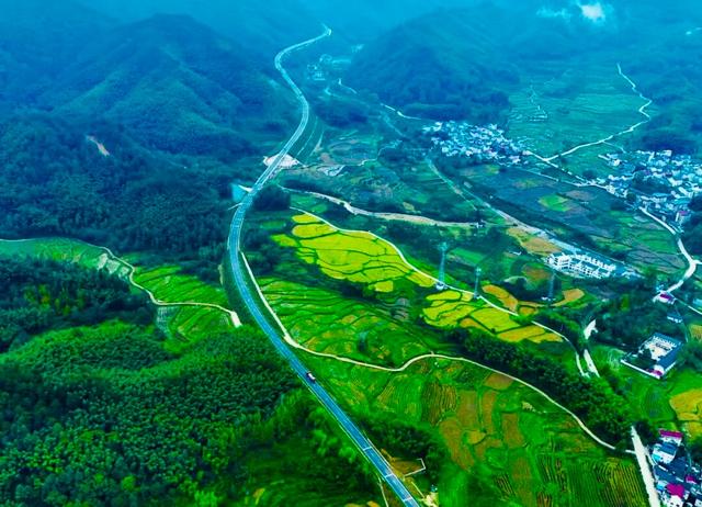 【交旅融合看皖南】绩谭旅游快速通道，让“交通线”变“致富线”！