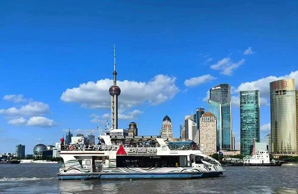 演唱会联动城市地标，上海文旅解锁“留客”新玩法