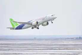 试飞成功！C919首次加注→图片