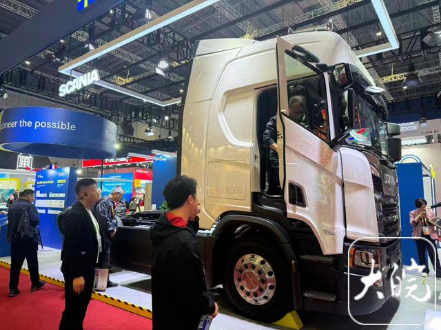 进博会国家展：各国风情争奇斗艳 全球珍品竞寻商机