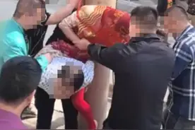 婚闹？山西一新娘被众人用胶带绑电线杆上不断尖叫，视频发布者称系当地风俗，多方回应图片