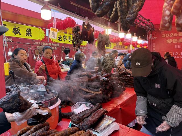 好看好玩好吃好逛,这个假期都匀市商圈街区景区人从众