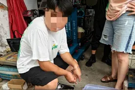 电子秤店老板制售鬼秤被刑拘，警方揭秘作弊手法！图片