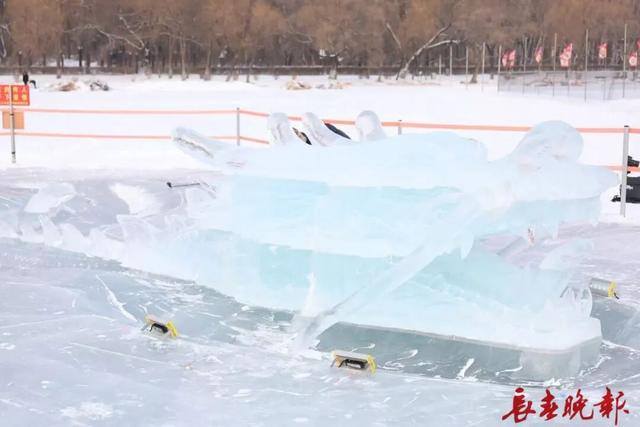 【推荐】南湖公园的冰龙又来啦，今年，还多了冰凤凰