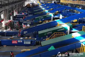 “双11”新疆第一批快递高峰来临图片