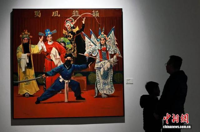 成都市民美术馆里观画展享周末时光