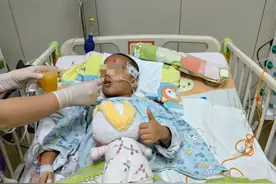 被流感袭中后，5岁孩子急性脑坏死！孩子发烧家长勿大意图片