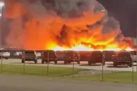 美造车“新势力”Rivian工厂发生火灾，多辆汽车受损图片