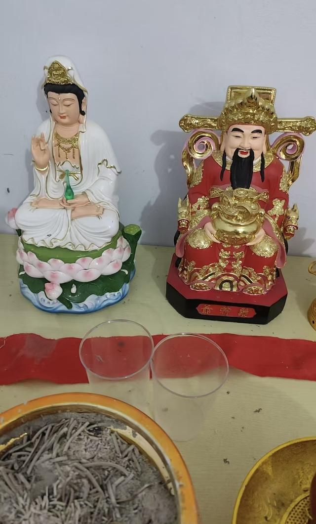 起底“天道鸿元”：头目自称“昆仑童子”，隐匿网上敛财骗色