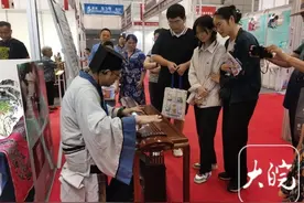 都市寻琴者｜合肥男子历经33年收藏54张古琴 两年半拿到古琴满级证书图片