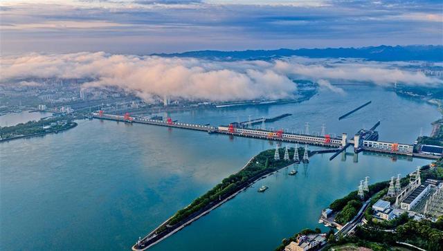 清晨长江西陵峡现生态新图