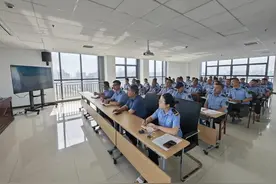 日照公交开展驾驶员综合素质能力提升培训图片