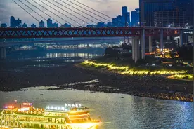 图片新闻｜吃美食 看美景 游客五一打卡重庆热度持续升温图片