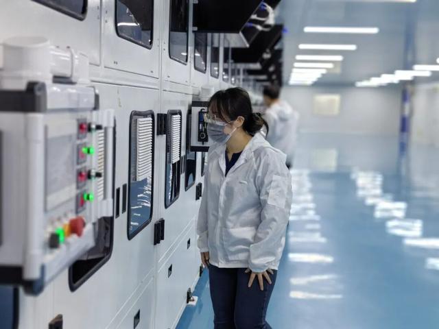 全球首创！镇海神奇“棉”，1300℃火焰烧不透！