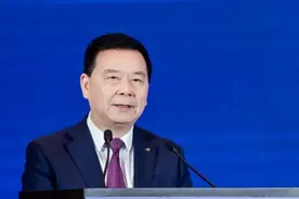 广汽曾庆洪：新能源车占有率都50%了，呼吁“油电同权”图片