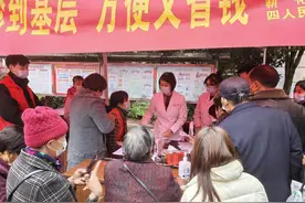 “家门口”送健康！中南大学湘雅医院专家下基层开展爱心义诊图片