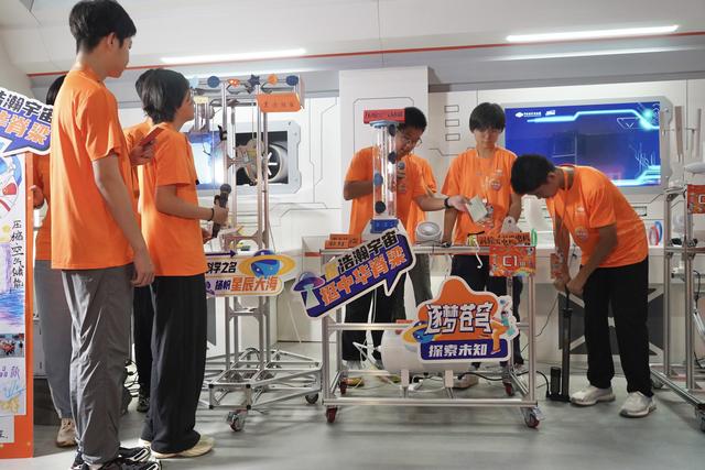 模拟遭遇陨石袭击！中学生修复“外星科考基地”