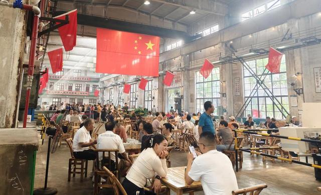 长沙老厂房焕新颜 工业遗存绽放消费新活力