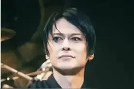 传奇乐团歌手在演唱会现场倒下！已确认离世图片