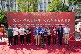 电梯集中交付，居民喜提“上下无忧”新生活！图片