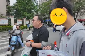 又又又又又走错考场，警车送考化解“燃眉之急”图片